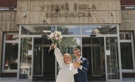 Janu Abíkovou od června najdete pod písmenem V